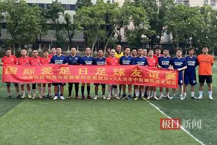 Lý Siêu, Hạ Quán tham gia hoạt động bóng đá sân trường, góp phần phát triển bóng đá sân trường Thái An quê hương